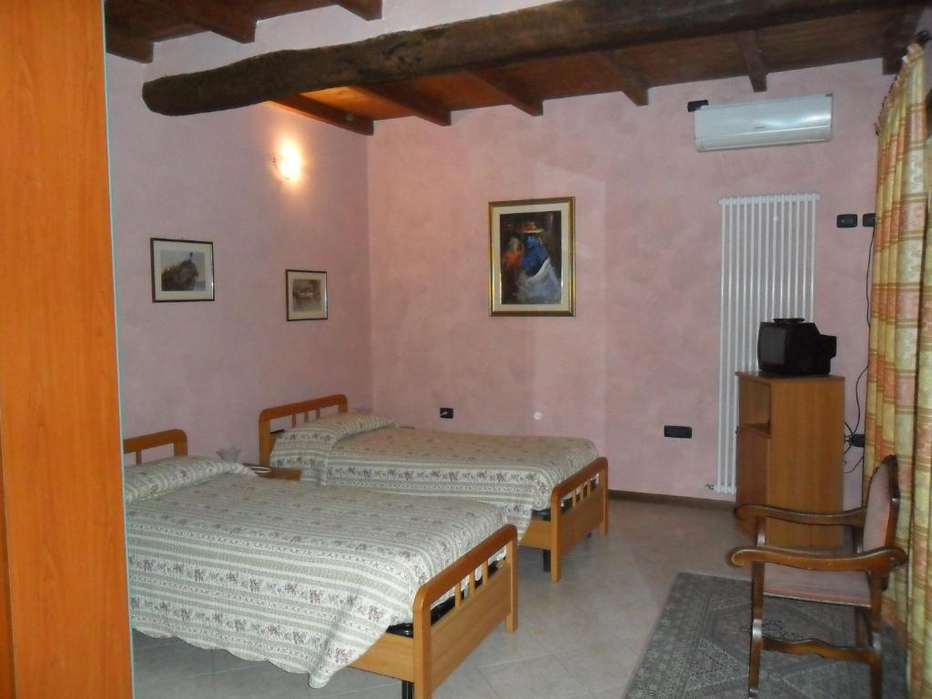 Hotel San Francesco Budrio  Kamer foto