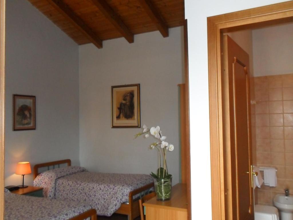 Hotel San Francesco Budrio  Kamer foto